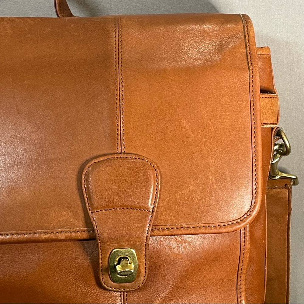 VINTAGE 90s Coach Turnlock Briefcase A8S-0546, British Tan, Brass Hardware - Picture 5 of 16